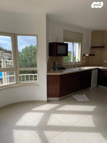 דירה, שושנת הכרמל 39, כרמל מערבי, חיפה