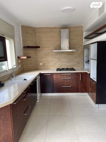 דירה, שושנת הכרמל 39, כרמל מערבי, חיפה