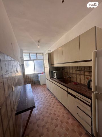 דירה, ביאליק 14, שכונת יהלום, מרכז העיר ב, רמת גן