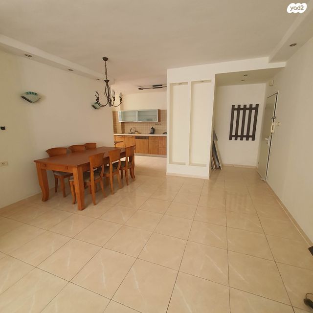 דירה, אשר לוין 8, רמב"ם, ראשון לציון