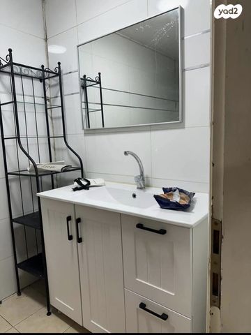 יחידת דיור, משה דיין 20, אזור הבילויים, רמת גן