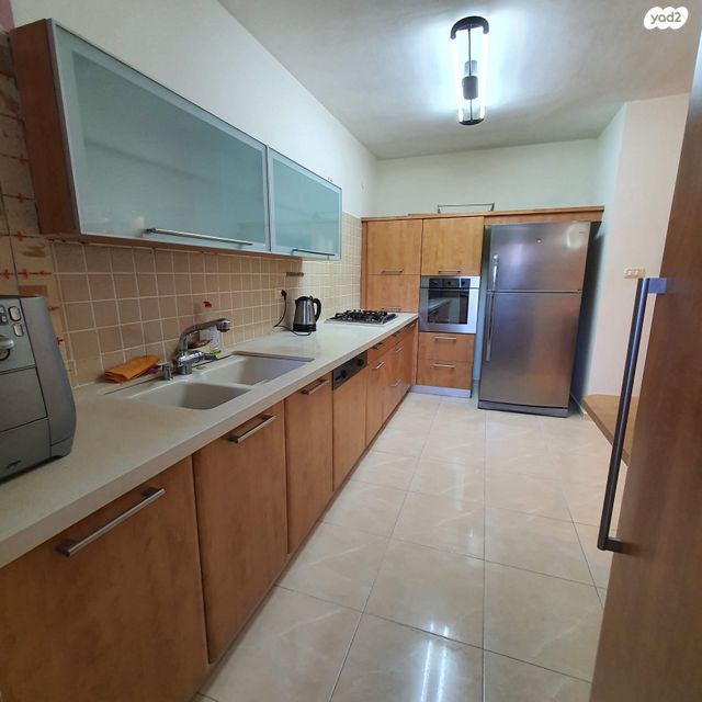 דירה, אשר לוין 8, רמב"ם, ראשון לציון