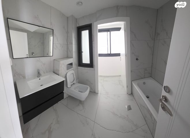 דירה, אמנון ליפקין שחק 4, נוף הטיילת, נתניה