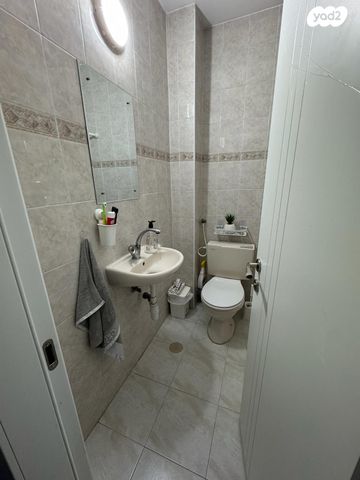 דירה, חללי אגוז 13, גני אביב, לוד