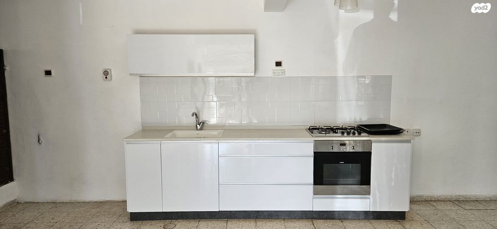 דירה, כרמים 23, מעוז ציון א', מבשרת ציון