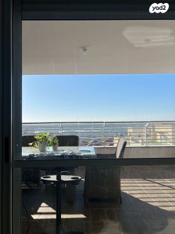 דירה, נחל צלמון 8, צור יצחק, צור יצחק