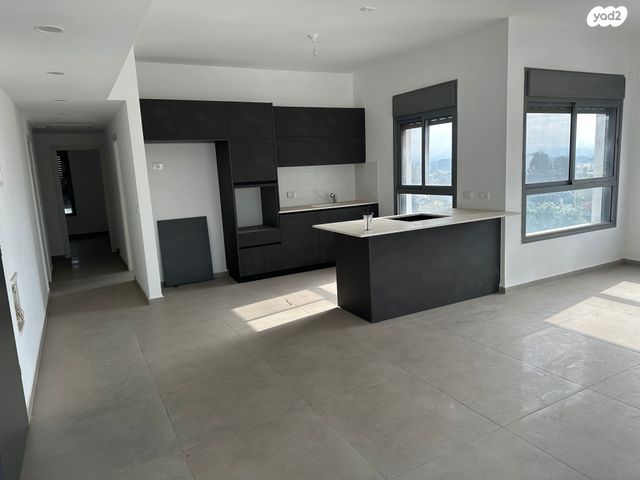 גג/ פנטהאוז, המייסדים 17, נווה אפרים, פרדס חנה כרכור