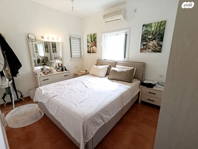 על כנפי נשרים 9