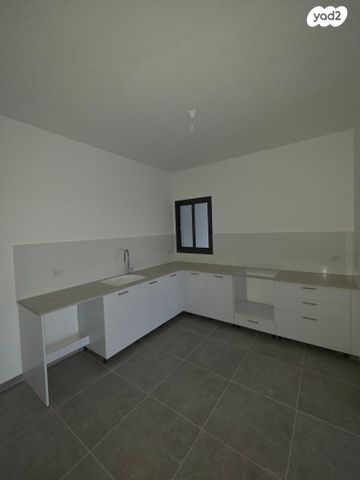 דירה, חבצלת 5, בת חפר, בת חפר