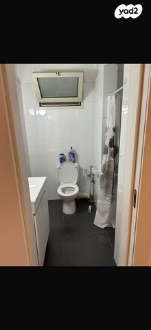 מרתף/ פרטר, חנה סנש 7, יצחק שדה, אזור