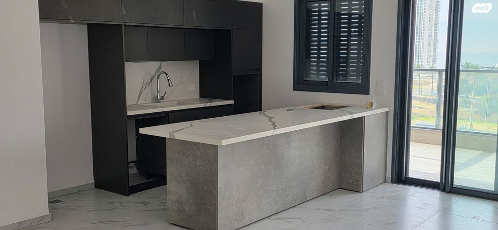 דירה, אמנון ליפקין שחק 4, נוף הטיילת, נתניה