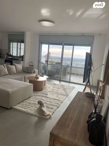 דירה, נחל צלמון 8, צור יצחק, צור יצחק