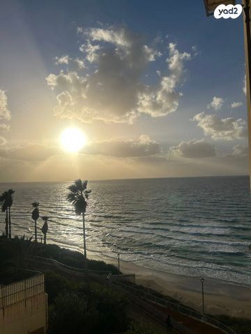 דירה, שדרות ניצה 3, צפון מערב מרכז העיר, נתניה