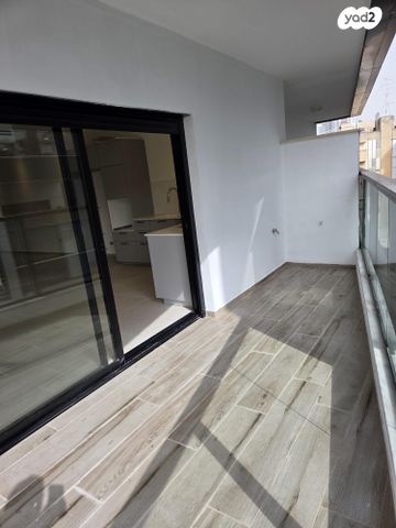 דירה, יוסף הגלילי 12, שכונת בן גוריון, מרכז העיר ג', רמת גן