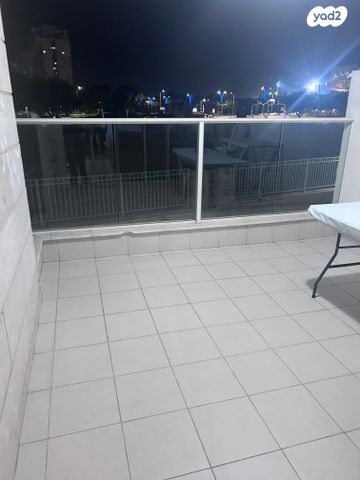 דירה, העונות 4, נווה הדרים, אשקלון