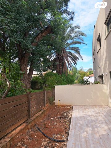 דו משפחתי, קוממיות 3, מרכז פרדס חנה, פרדס חנה כרכור