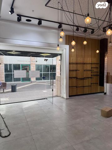 חנויות/ שטח מסחרי, שדרות הגעתון 26, עיר, מרכז העיר, נהריה