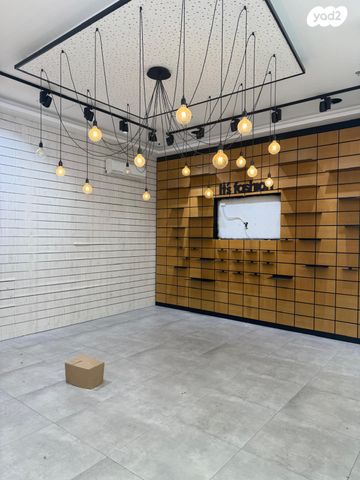 חנויות/ שטח מסחרי, שדרות הגעתון 26, עיר, מרכז העיר, נהריה