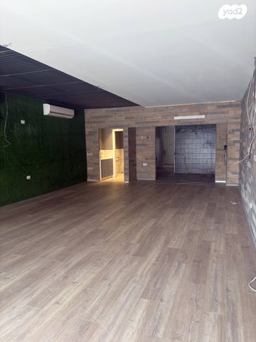 חנויות/ שטח מסחרי, החרושת 54, אזור תעשייה קרית אתגרים, רעננה