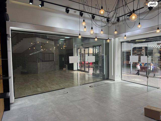 חנויות/ שטח מסחרי, שדרות הגעתון 26, עיר, מרכז העיר, נהריה