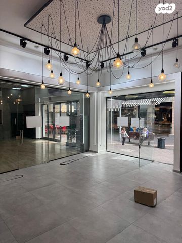 חנויות/ שטח מסחרי, שדרות הגעתון 26, עיר, מרכז העיר, נהריה