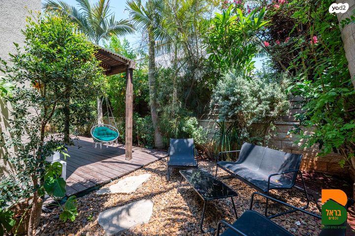 דו משפחתי, יובלים, פרדס חנה כרכור