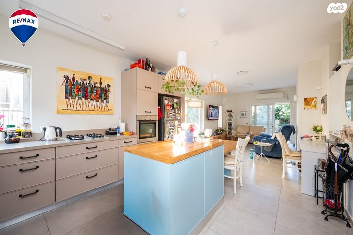 דו משפחתי, מושבה מרכז, זכרון יעקב