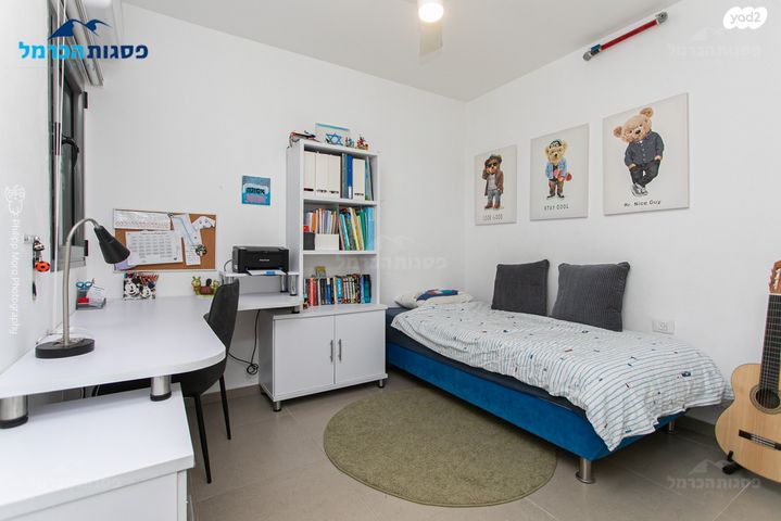 דירה, לח"י 11, שז"ר / דקר, טירת כרמל