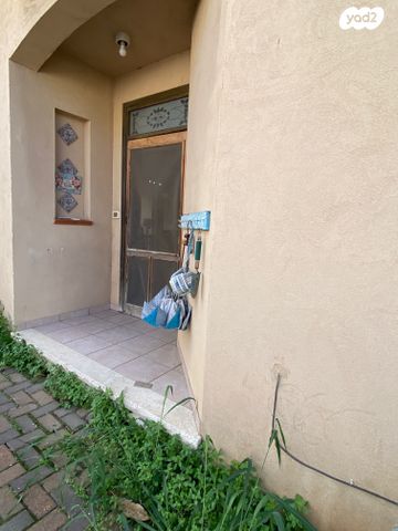 דו משפחתי, בנימינה גבעת עדה