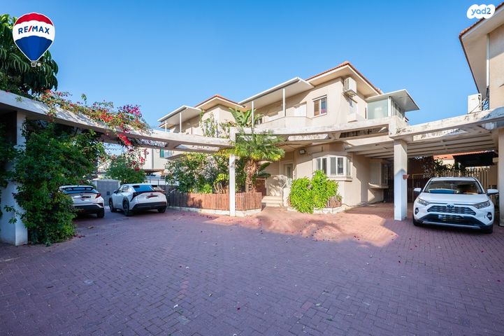 דו משפחתי, מושבה מרכז, זכרון יעקב