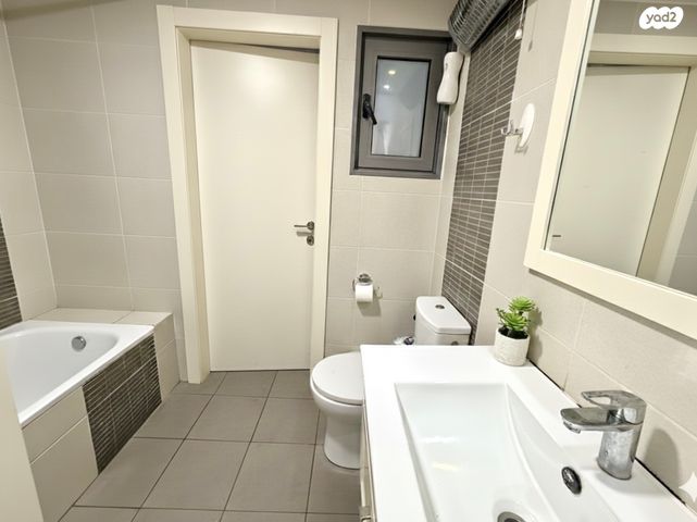 דירה, הנמל, נאות רבין, יבנה