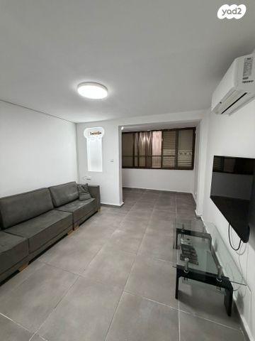 דירה, שדרות ורבורג, קרית חיים מערבית, חיפה