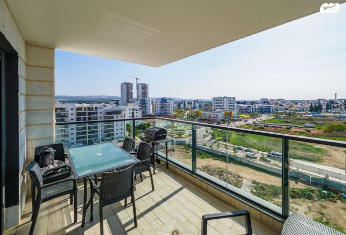 דירה, אריק שרון, נהריה