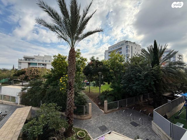 דירה, הנמל, נאות רבין, יבנה