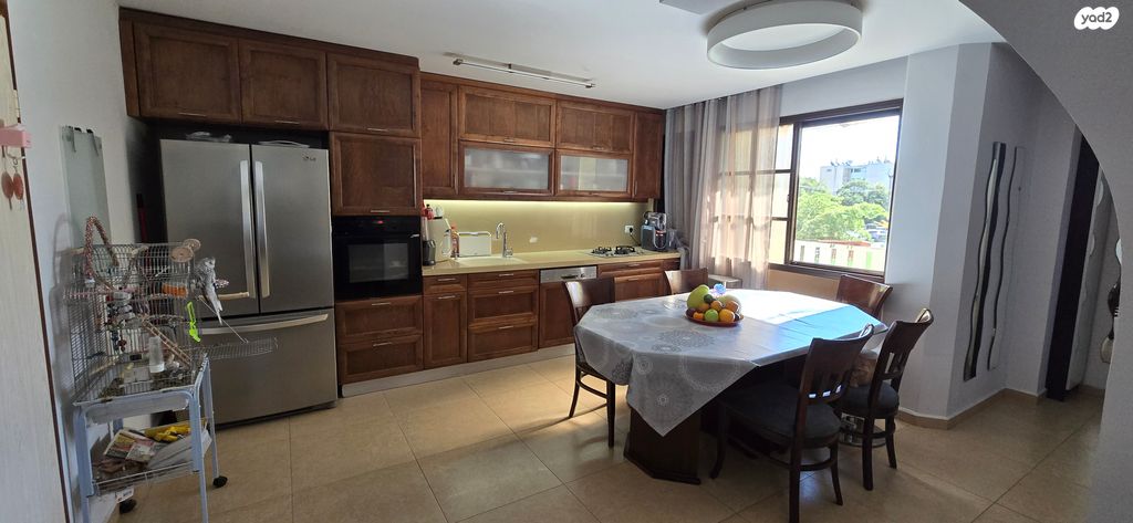 דירה, חיים משה שפירא 23, מנחם בגין, עכו