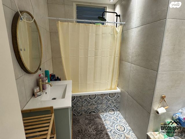 דירת גן, הצבעוני, נאות אשכול, יבנה