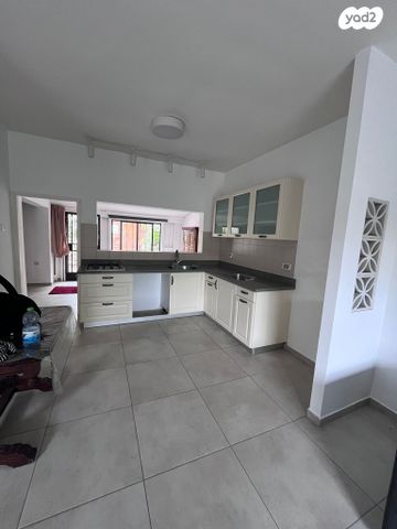 דו משפחתי, הרצליה