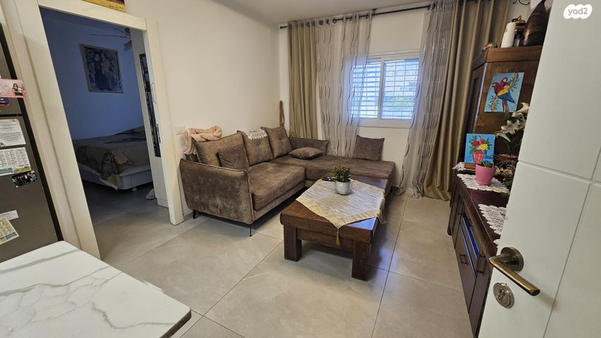 בית פרטי/ קוטג', הרב שמעון יצחק אפריאט 10, קרית מנחם בגין, רמלה