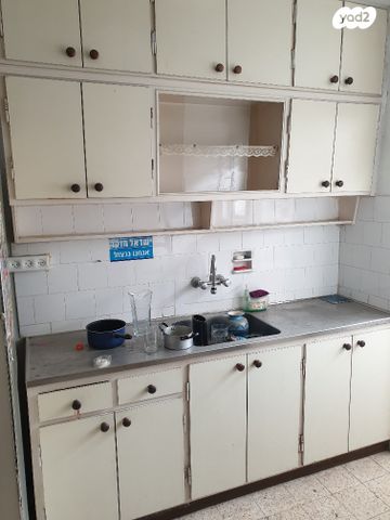 דירה, הרב הרצוג 8, לב העיר, בת ים