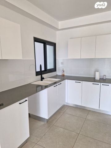 דירה, יצחק שמיר, נהריה