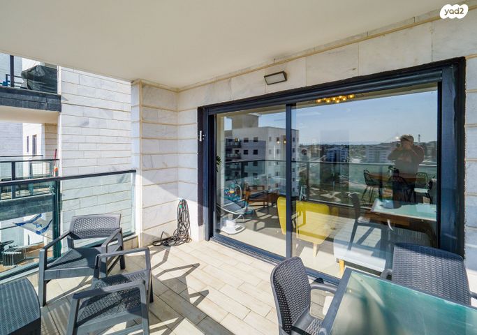 דירה, אריק שרון, נהריה