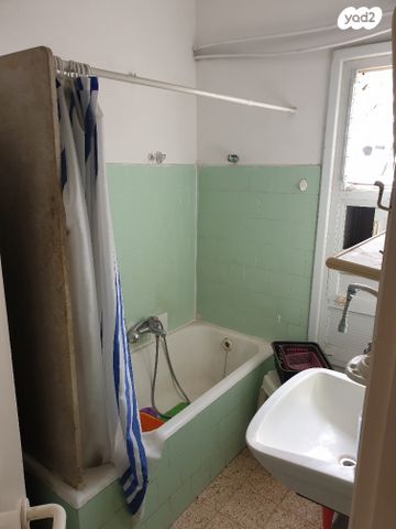 דירה, הרב הרצוג 8, לב העיר, בת ים