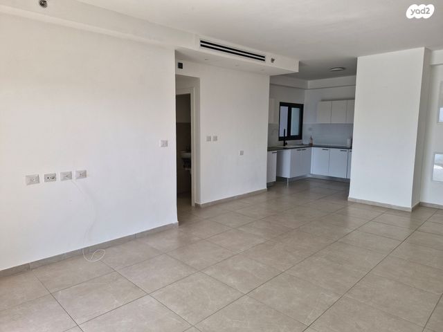 דירה, יצחק שמיר, נהריה