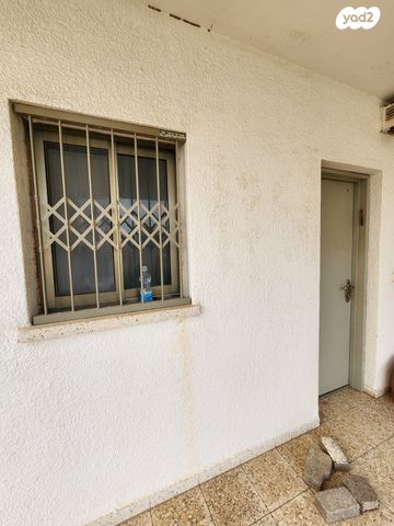 דו משפחתי, היסמין 19, שמשון, חדרה הצעירה, חדרה