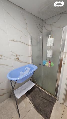 בית פרטי/ קוטג', הרב שמעון יצחק אפריאט 10, קרית מנחם בגין, רמלה