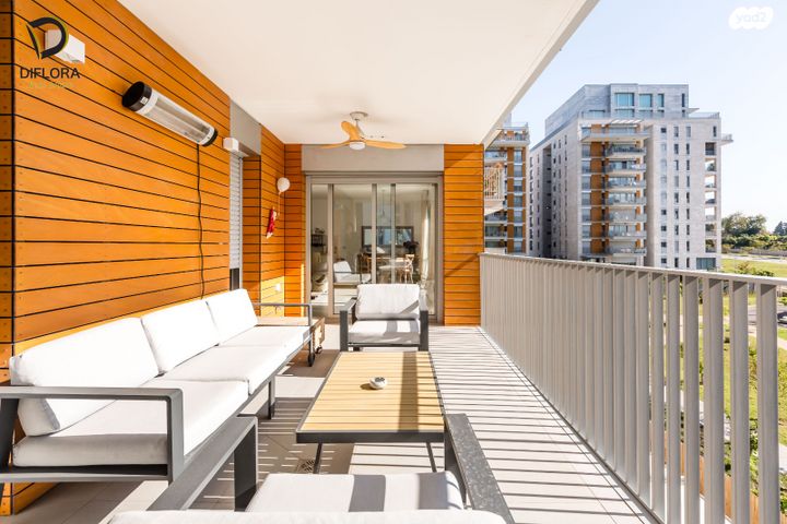 דירה, נתן אלבז, גליל ים (מתחם הכוכבים), הרצליה