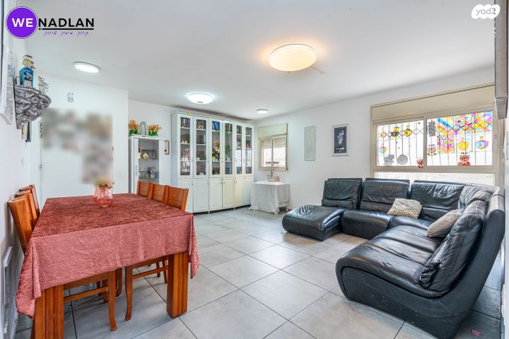 גג/ פנטהאוז, ספיר, אבני חן, חריש