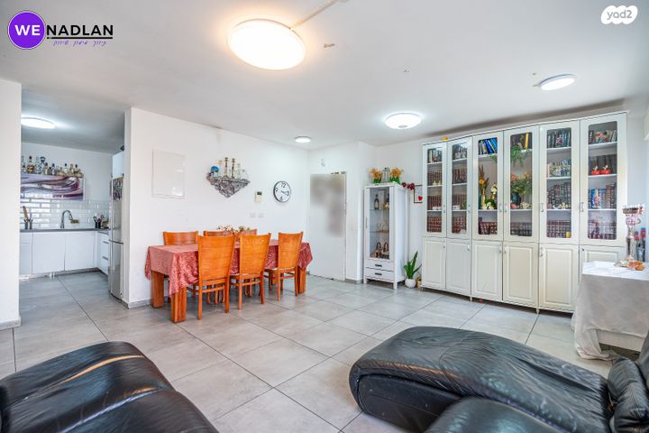 גג/ פנטהאוז, ספיר, אבני חן, חריש