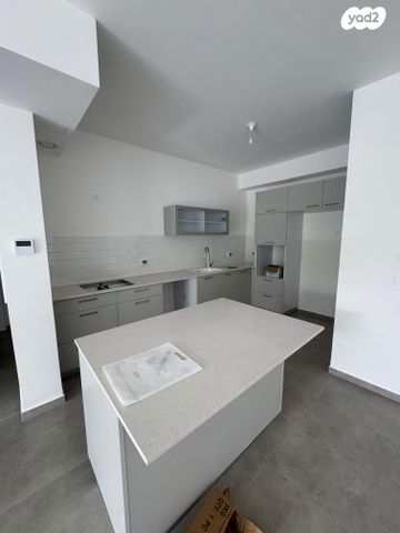 דירה, הרב שאולי 19, רובע ד', אשדוד