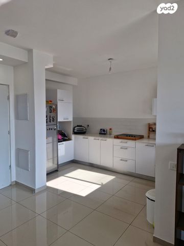 דירה, הצנחנים 20, אריק שרון, נהריה